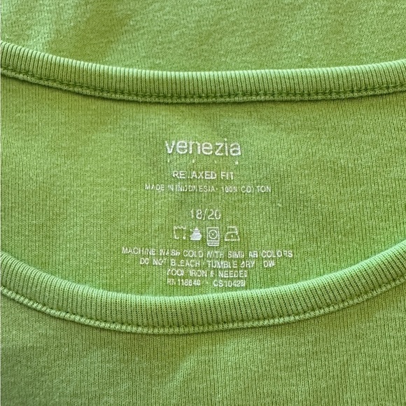 VENEZIA, SHORT SLEEVE T-SHIRT. LIME GREEN, 100% COTTON, RELAXED FIT. SIZE 18/20 - Picture 3 of 3
